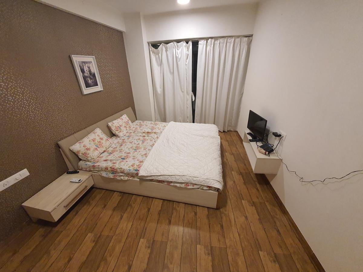 P C Homes At Belliza Near Airport Surat Eksteriør billede